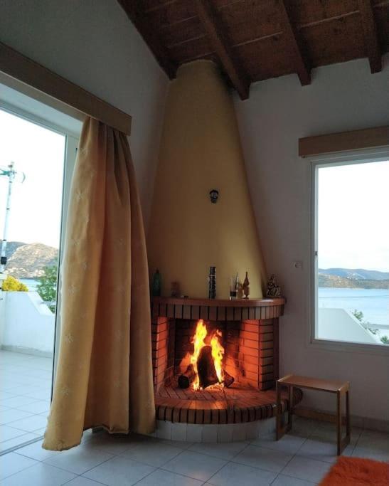 Penthouse Studio Next To The Sea Salamina Esterno foto