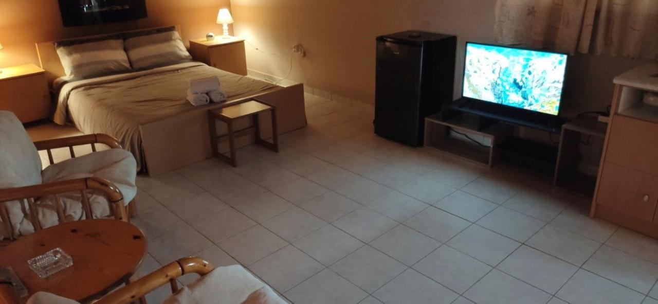Penthouse Studio Next To The Sea Salamina Esterno foto