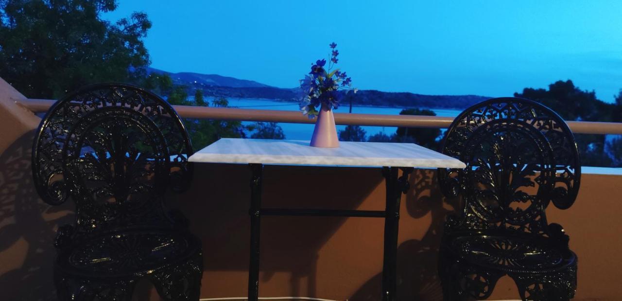 Penthouse Studio Next To The Sea Salamina Esterno foto