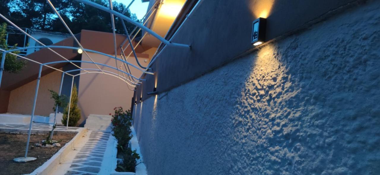 Penthouse Studio Next To The Sea Salamina Esterno foto