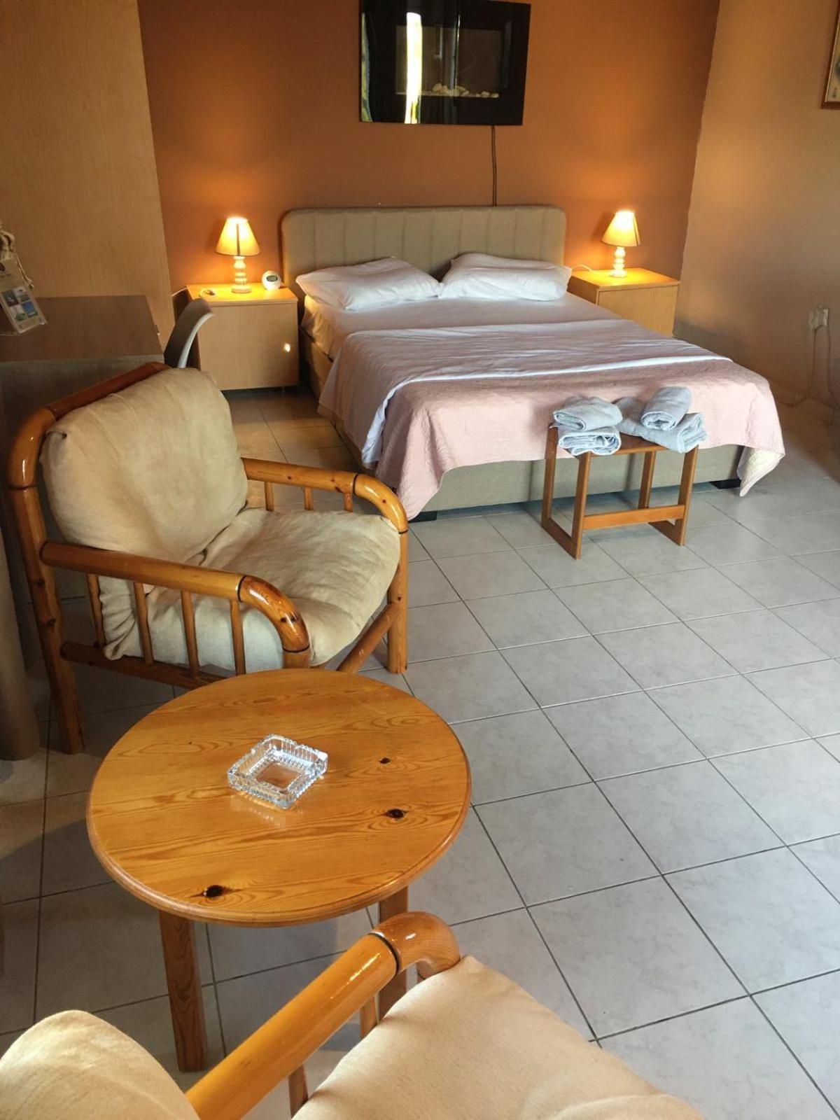 Penthouse Studio Next To The Sea Salamina Esterno foto